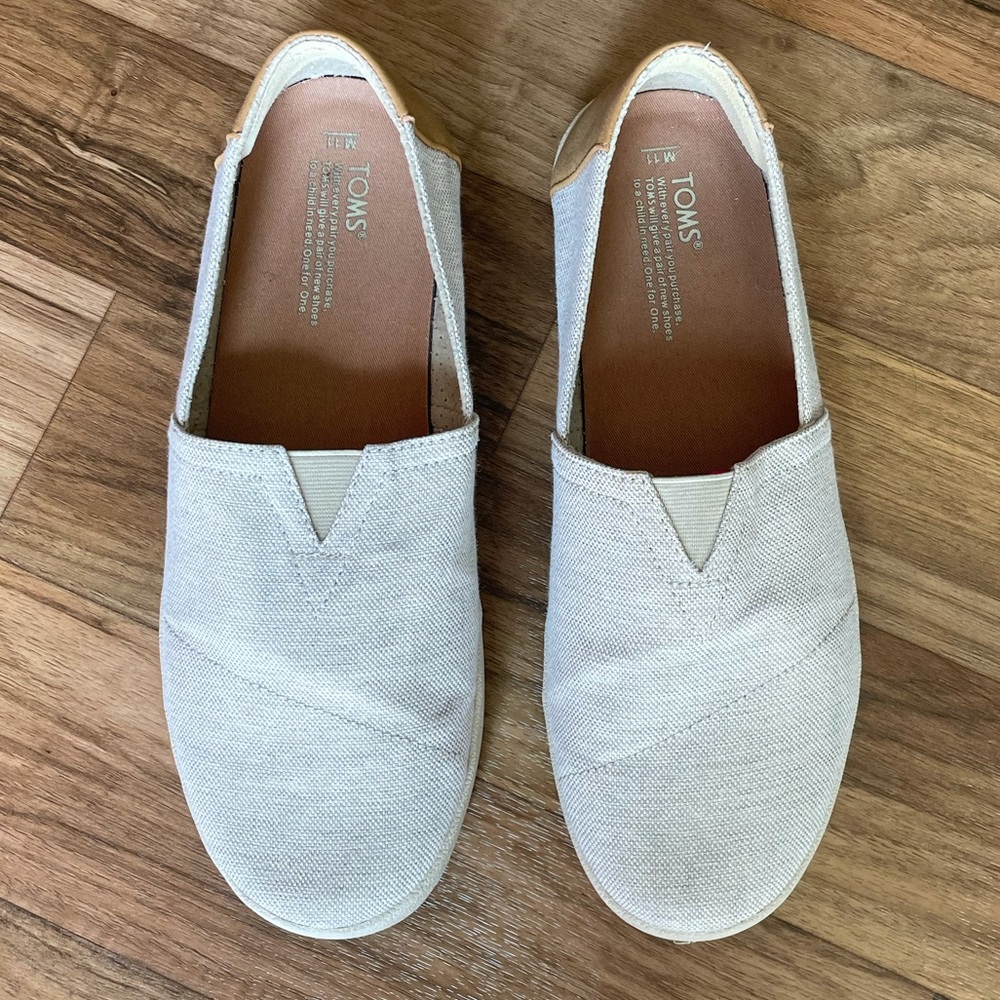 Tom’s shoes